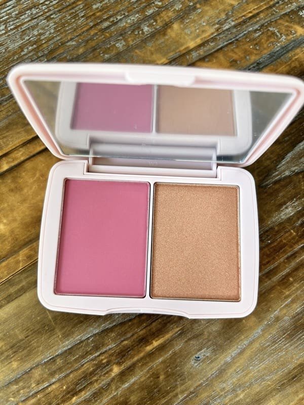 Half Caked Double Dipper Color Duo in Girls Tour inside